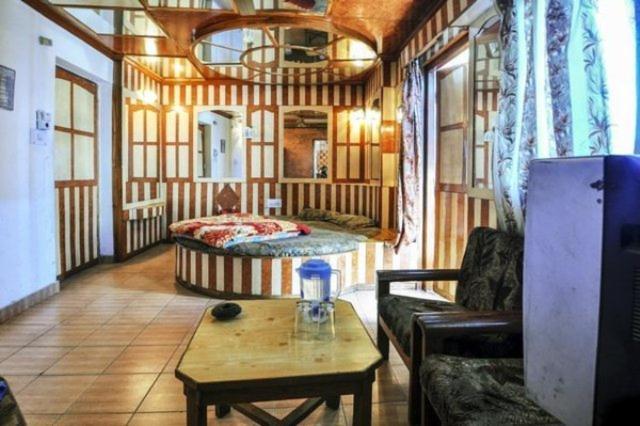 Hotel Gulmarg Regency Шимла Екстериор снимка